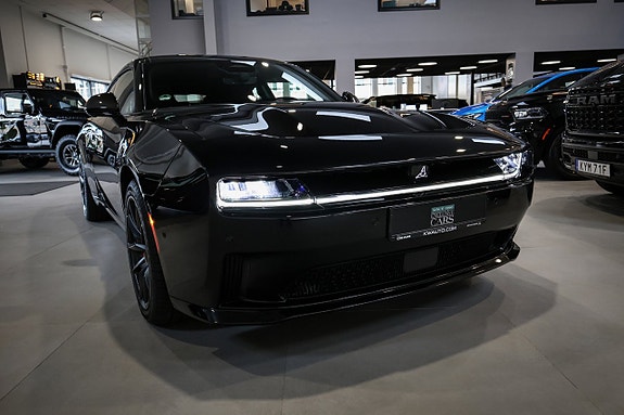 Dodge Charger 4 of 30