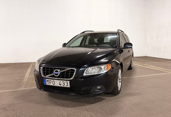 Volvo V70 2 of 10