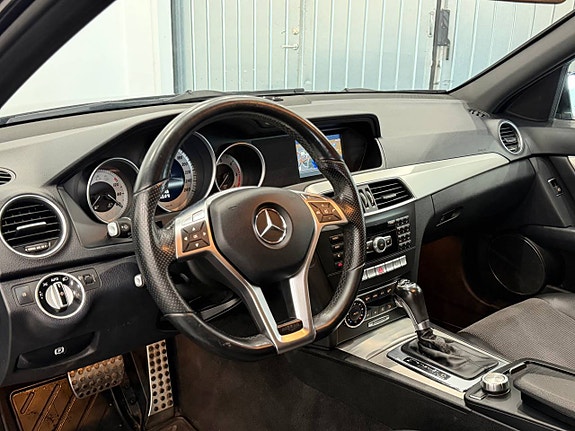 Mercedes-Benz C200 8 of 12