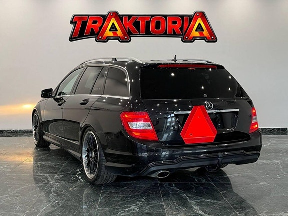 Mercedes-Benz C200 5 of 12