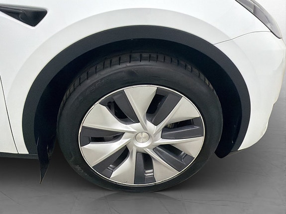 Tesla Model Y 30 of 30