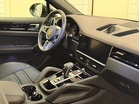 Porsche Cayenne 13 of 20