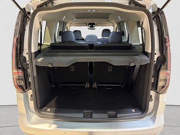 Volkswagen Caddy Maxi 12 of 12