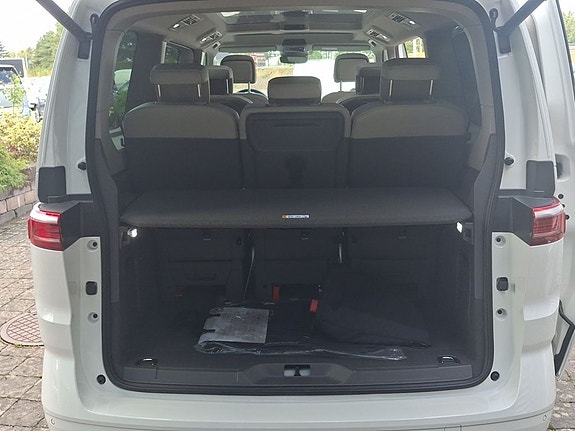 Volkswagen Multivan 14 of 14