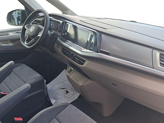 Volkswagen Multivan 11 of 14