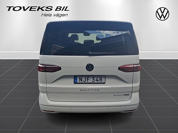 Volkswagen Multivan 5 of 14