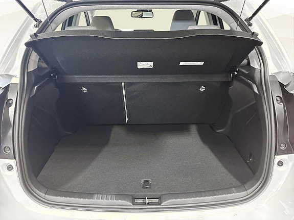 Toyota Yaris 13 of 19