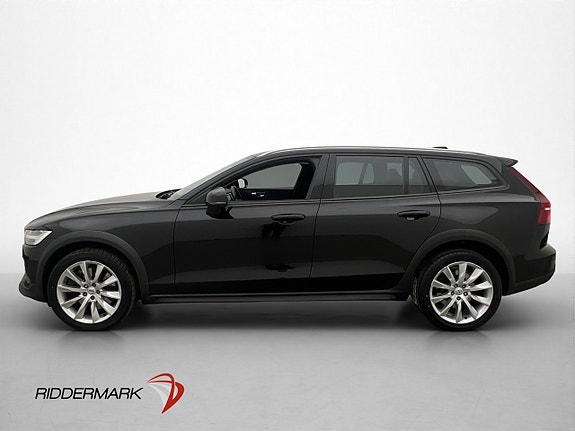 Volvo V60 Cross Country 4 of 30