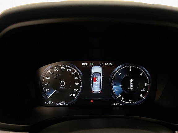 Volvo V60 Cross Country 18 of 30