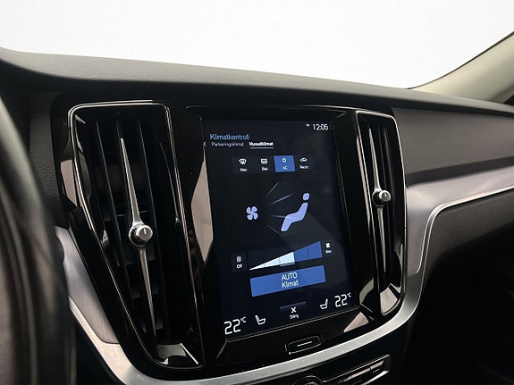 Volvo V60 Cross Country 21 of 30