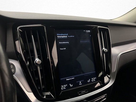 Volvo V60 Cross Country 14 of 30