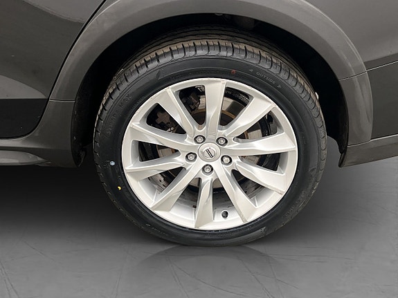 Volvo V60 Cross Country 28 of 30
