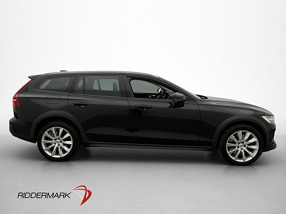 Volvo V60 Cross Country 6 of 30