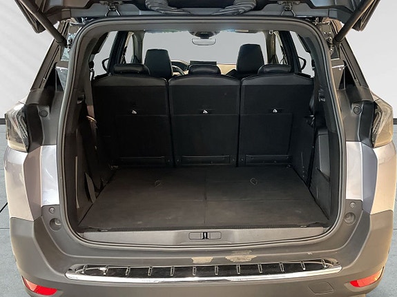 Peugeot 5008 5 of 8