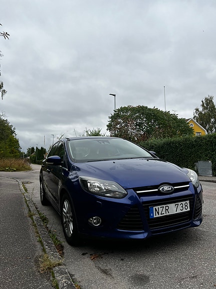 Ford Focus 2 of 11