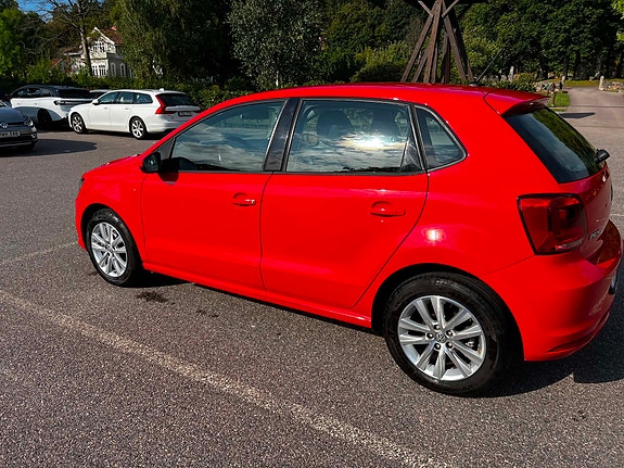 Volkswagen Polo 10 of 16
