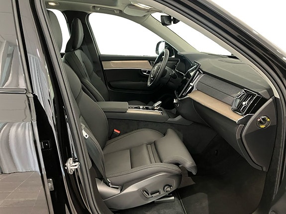 Volvo XC90 4 of 14