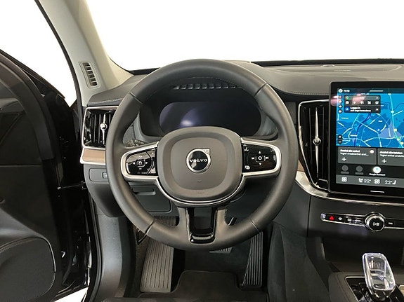 Volvo XC90 10 of 14