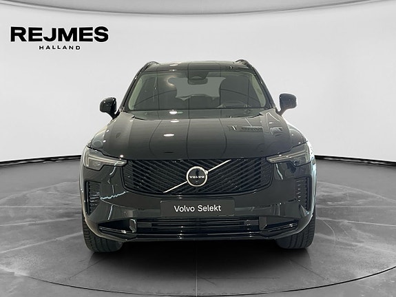 Volvo XC90 8 of 14
