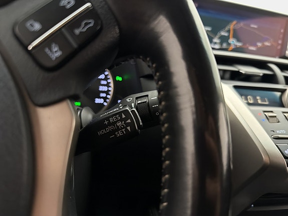 Lexus NX300h 22 of 30