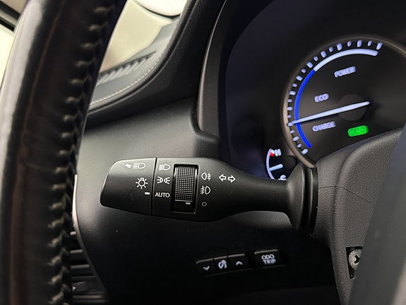 Lexus NX300h 24 of 30