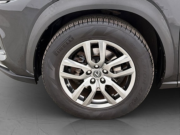 Lexus NX300h 28 of 30