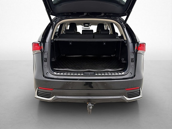 Lexus NX300h 9 of 30