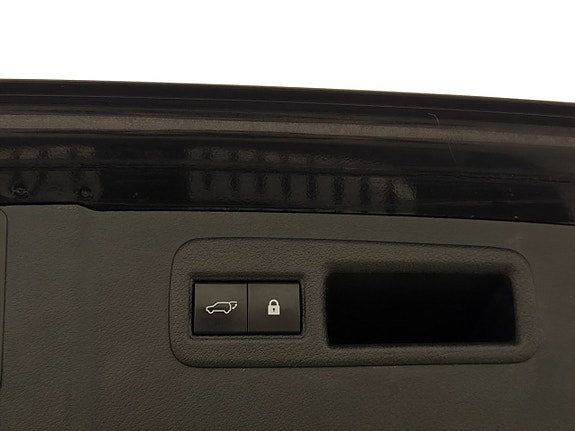 Lexus NX300h 26 of 30