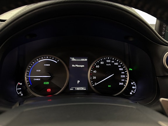 Lexus NX300h 18 of 30