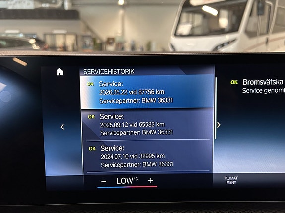 BMW 330e 25 of 27