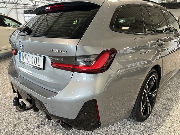 BMW 330e 8 of 27