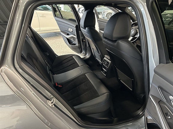 BMW 330e 20 of 27