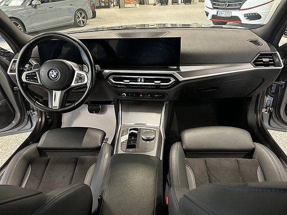 BMW 330e 22 of 27