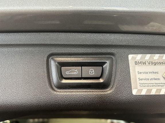 BMW 330e 19 of 27