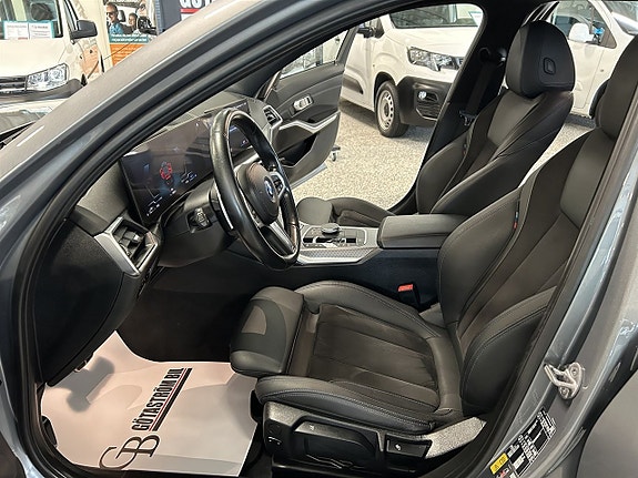 BMW 330e 12 of 27