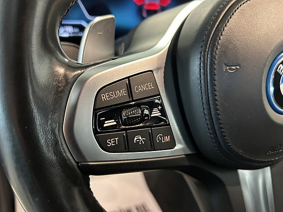 BMW 330e 15 of 27