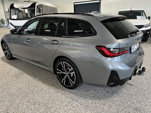 BMW 330e 2 of 27