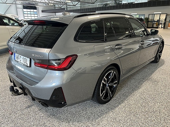 BMW 330e 4 of 27
