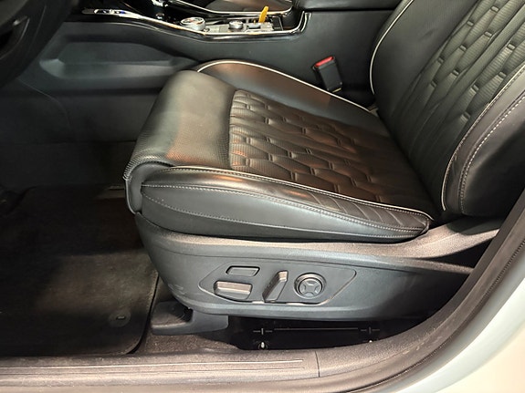Kia Sorento 10 of 28
