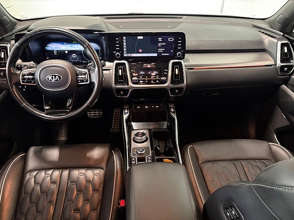 Kia Sorento 13 of 28