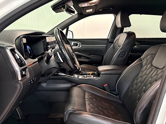 Kia Sorento 9 of 28