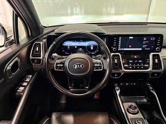 Kia Sorento 12 of 28