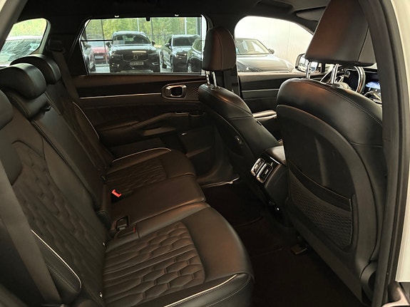 Kia Sorento 25 of 28