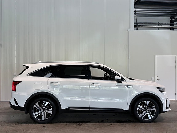 Kia Sorento 3 of 28
