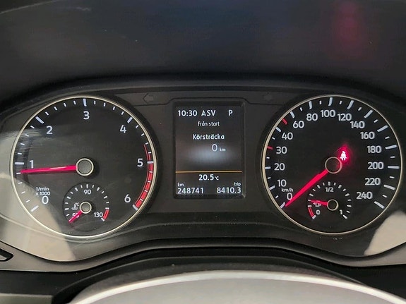 Volkswagen Amarok 16 of 16
