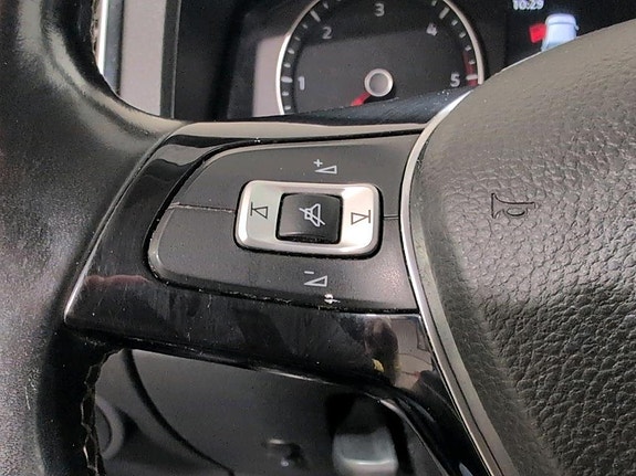Volkswagen Amarok 12 of 16