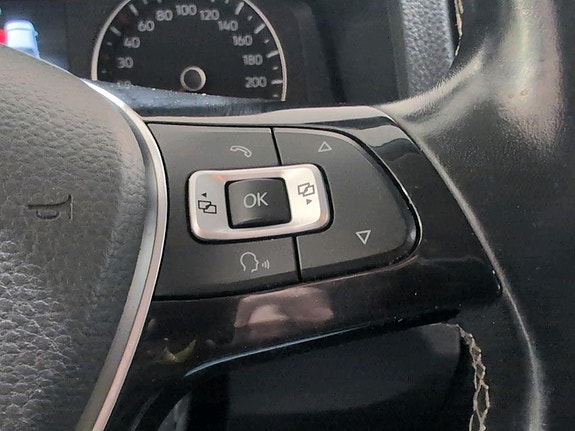 Volkswagen Amarok 13 of 16
