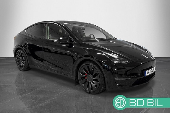 Tesla Model Y 7 of 22