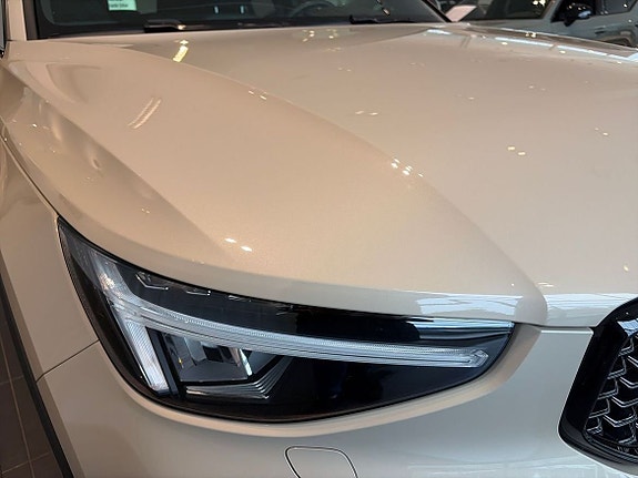 Volvo XC40 16 of 20