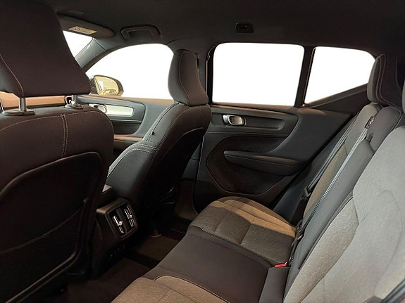 Volvo XC40 10 of 20